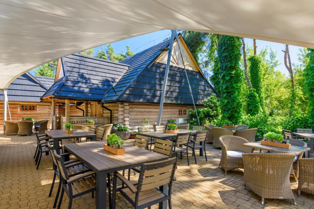Hotel Warszawianka Яхранка Экстерьер фото